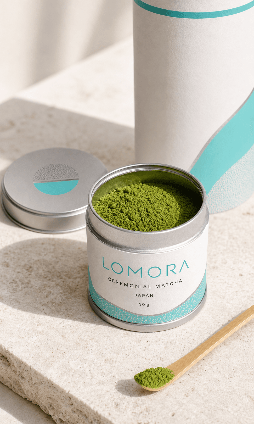 Geöffnete LOMORA Matcha Dose
